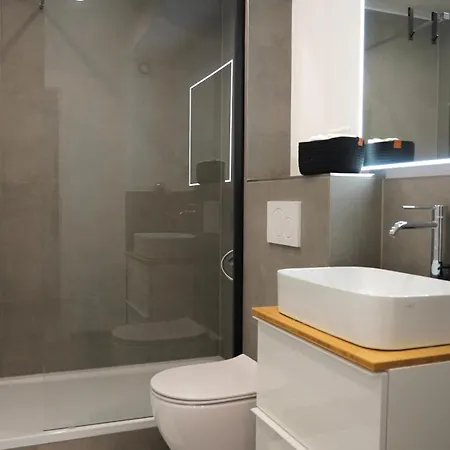 Modern & Zentral Naehe Duesseldorf Und Koeln Wuppertal